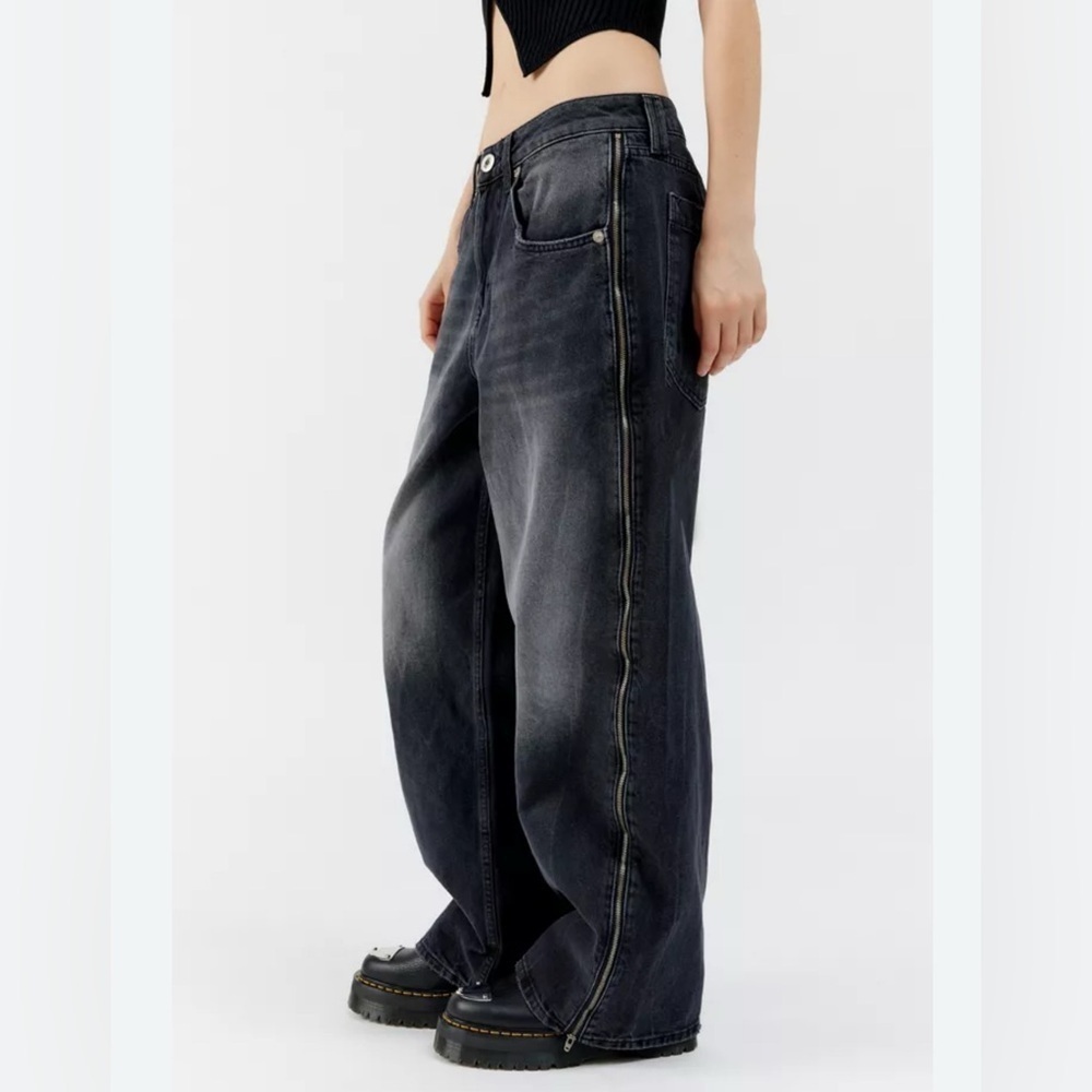 BDG Women’s Charcoal Relaxed Jeans